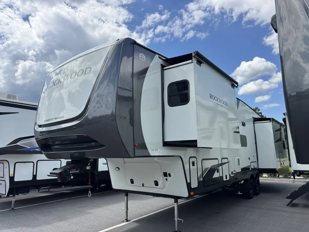 2026 Forest River Rockwood Signature 405SBH - Photo 3