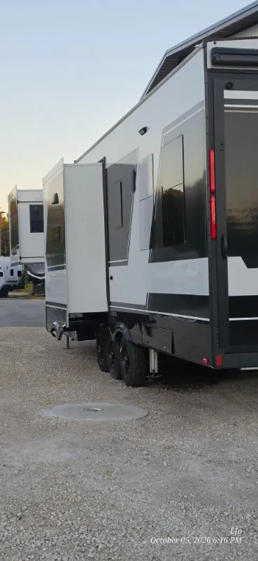 2025 Brinkley Model G 3500, Photos photo 6