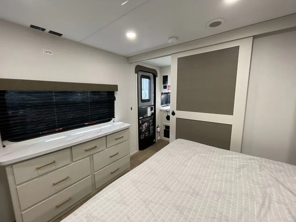 2027 Grand Design Transcend 335BHT, Photos photo 43