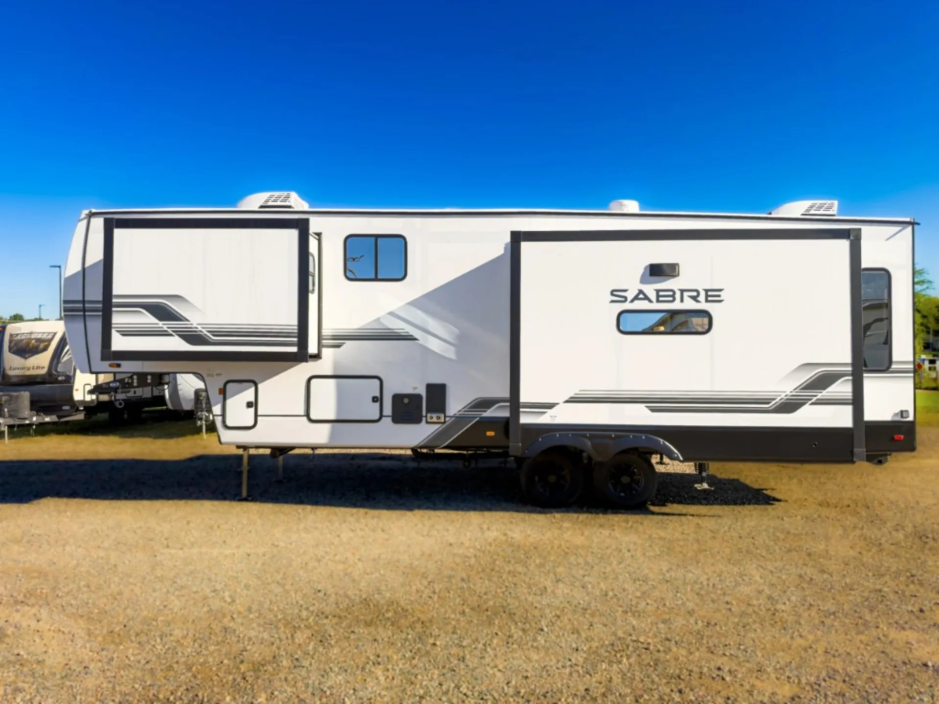 2027 Forest River Sabre 32RL — Photo 7