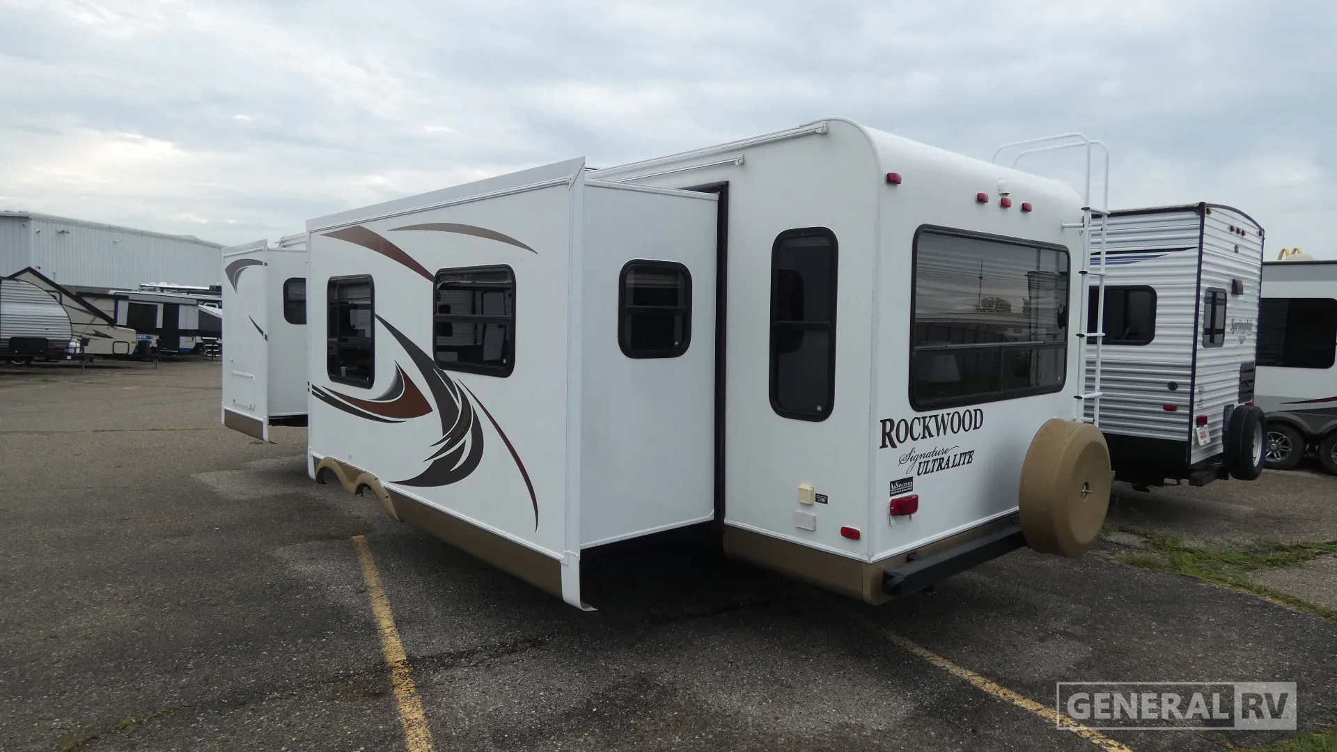 2012 Forest River Rockwood Signature Ultra Lite 8314BSS - Photo 4