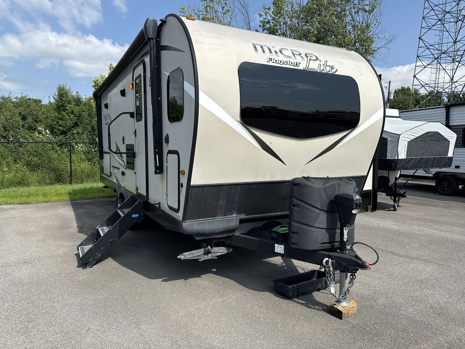 2021 Forest River Flagstaff Micro Lite 21FBRS