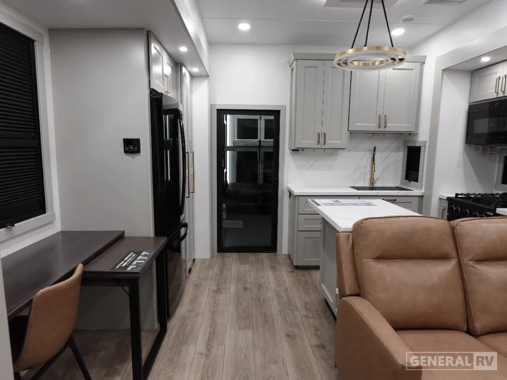 2026 Brinkley Model G 3950 - Photo 3