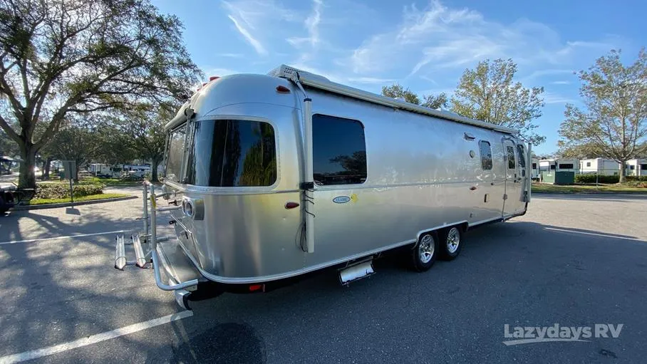 2017 Airstream Classic 30RB - Photo 3