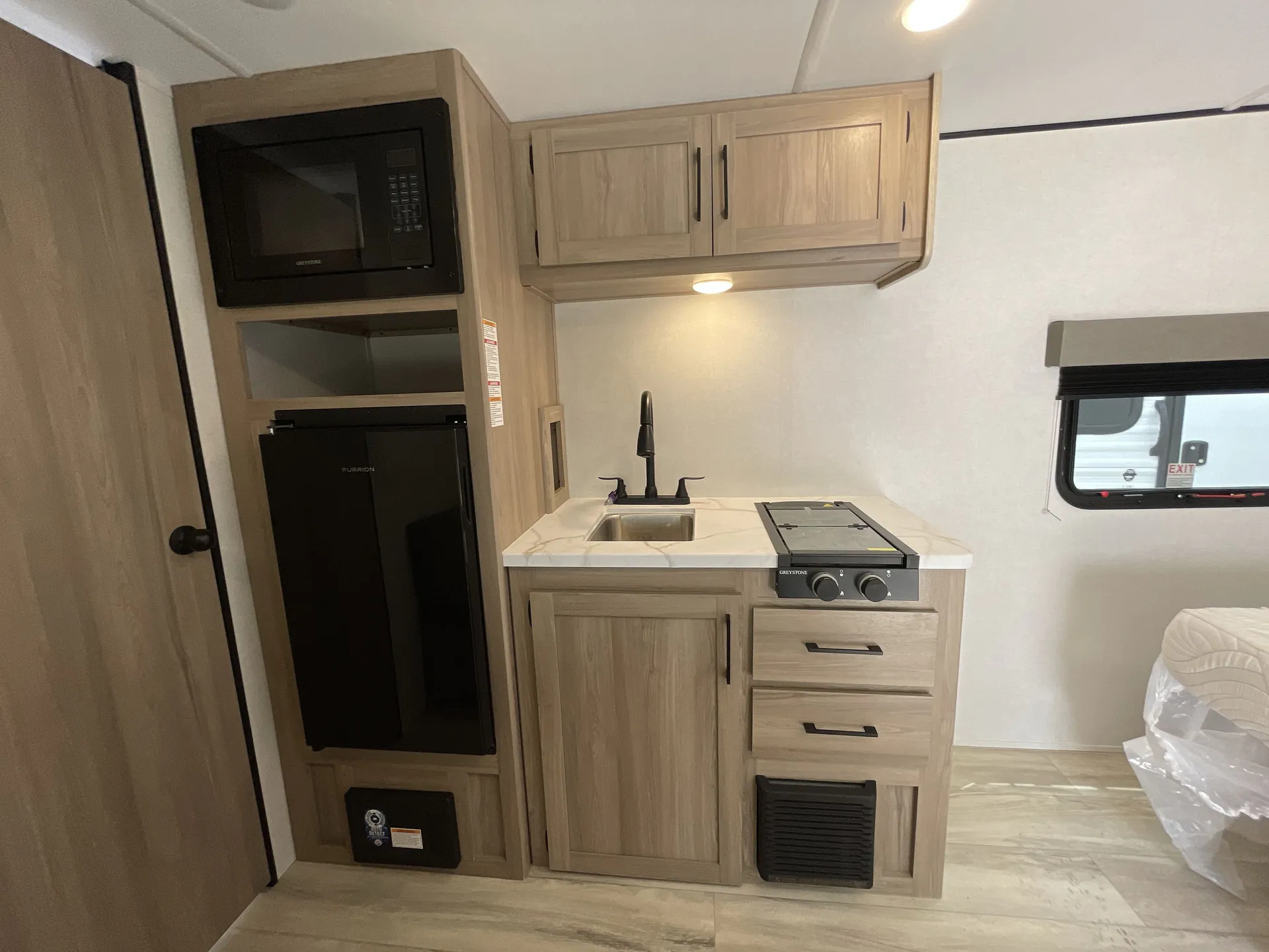 2025 Keystone Coleman Light 17RX - Photo 3