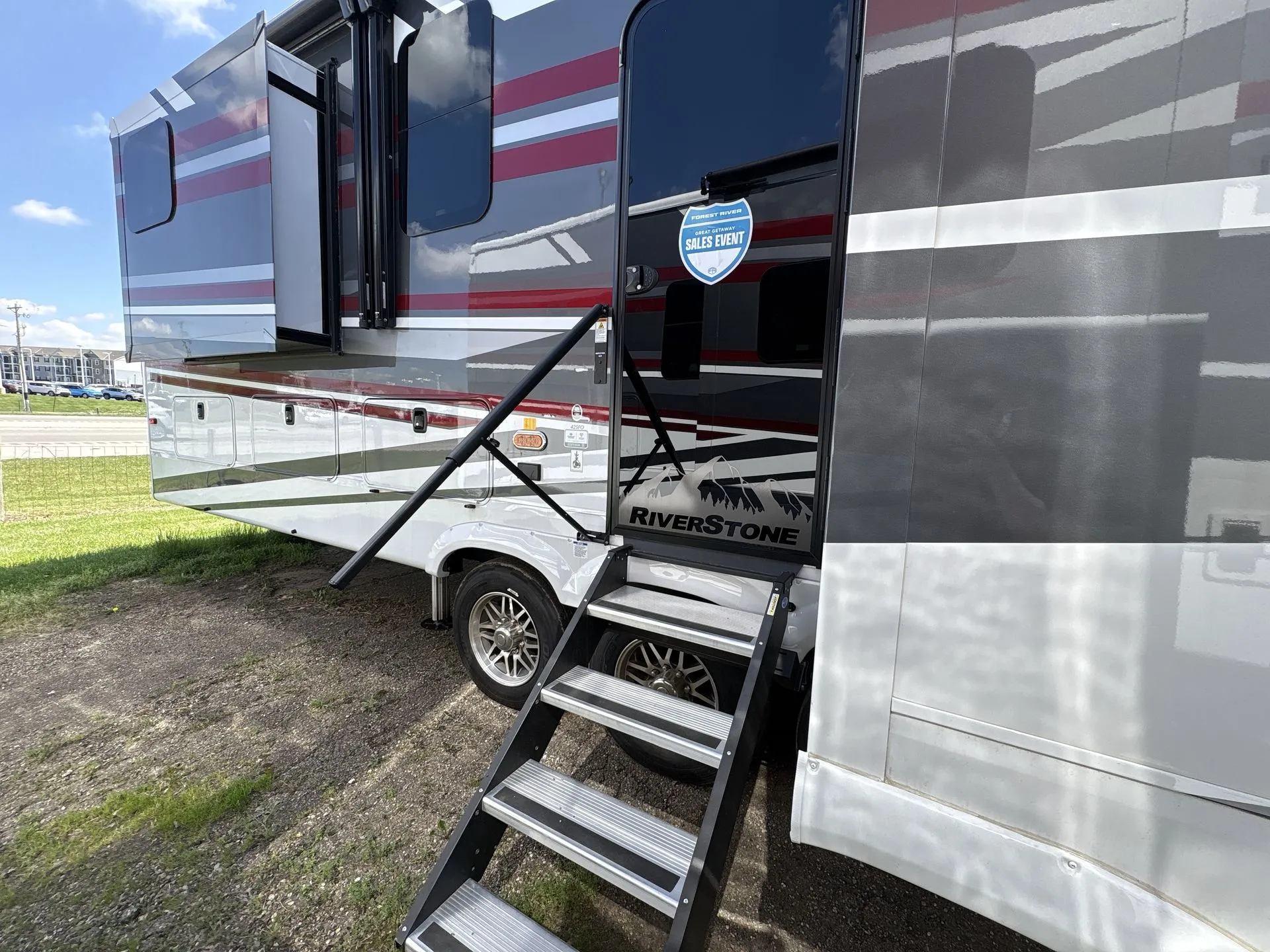 2025 Forest River RiverStone 425FO - Photo 4