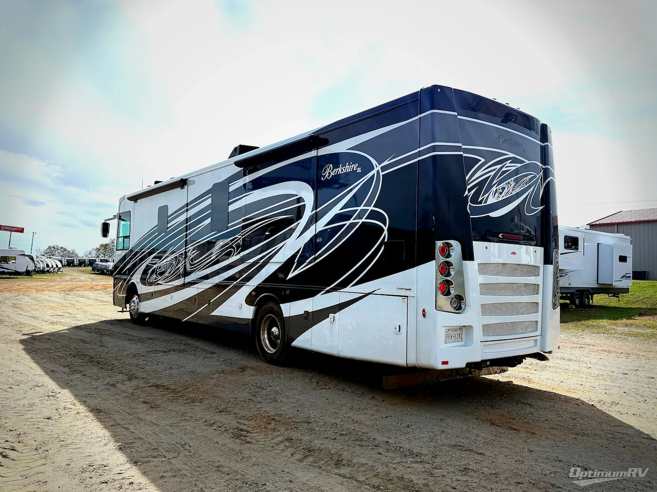 2021 Forest River Berkshire XL 40E - Photo 4