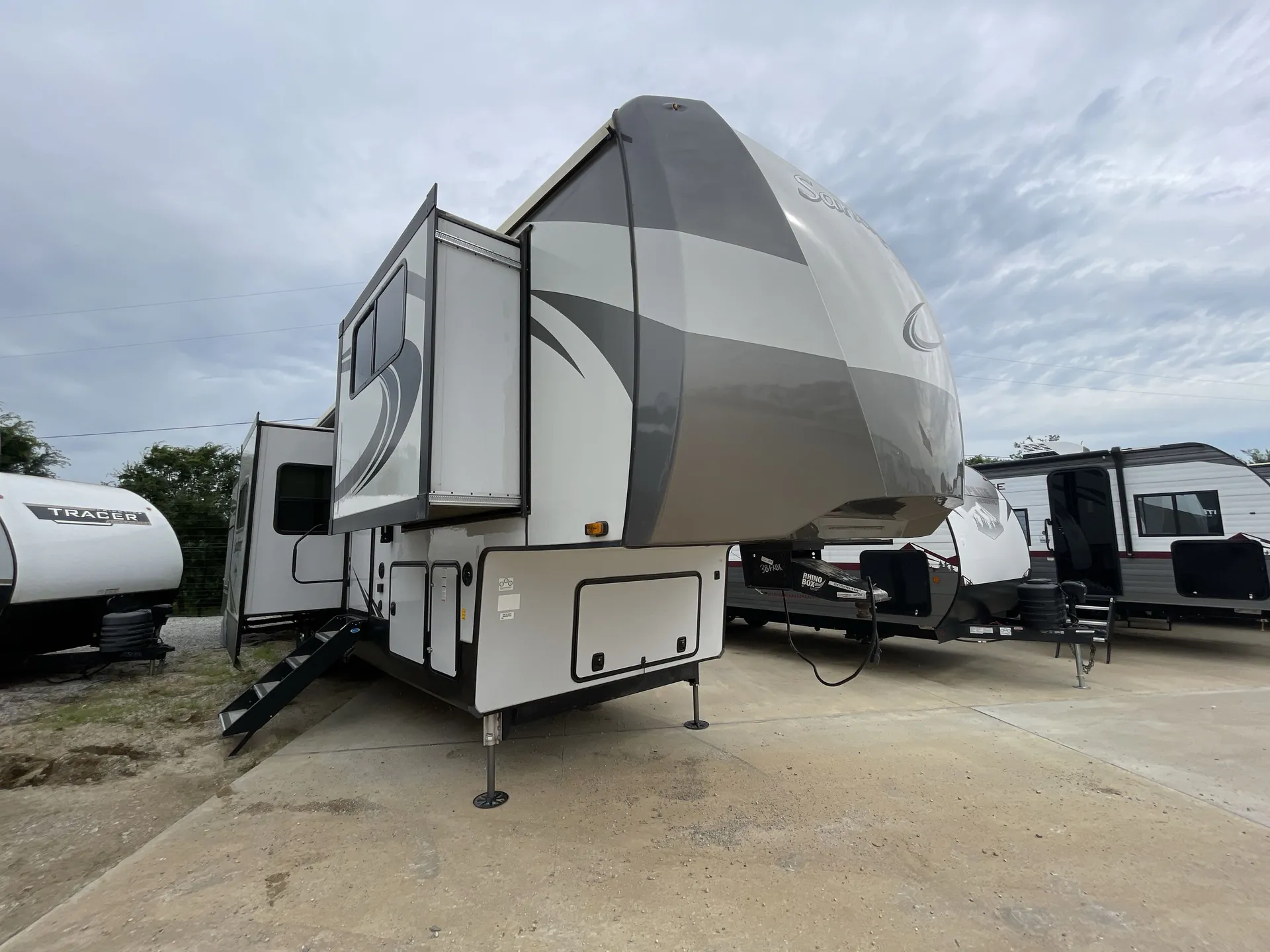 2022 Forest River Sandpiper Luxury 38FKOK - Photo 2
