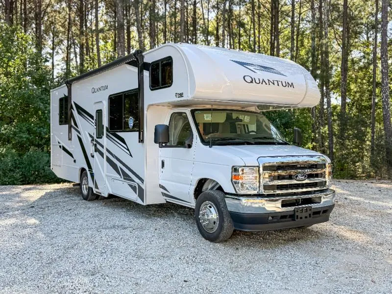 2026 Thor Motor Coach Quantum LZ28 - Photo 2