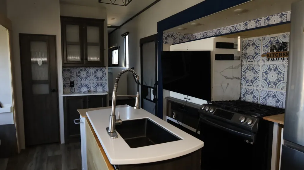 2021 Forest River Cardinal Limited 383BHLE, Photos photo 25