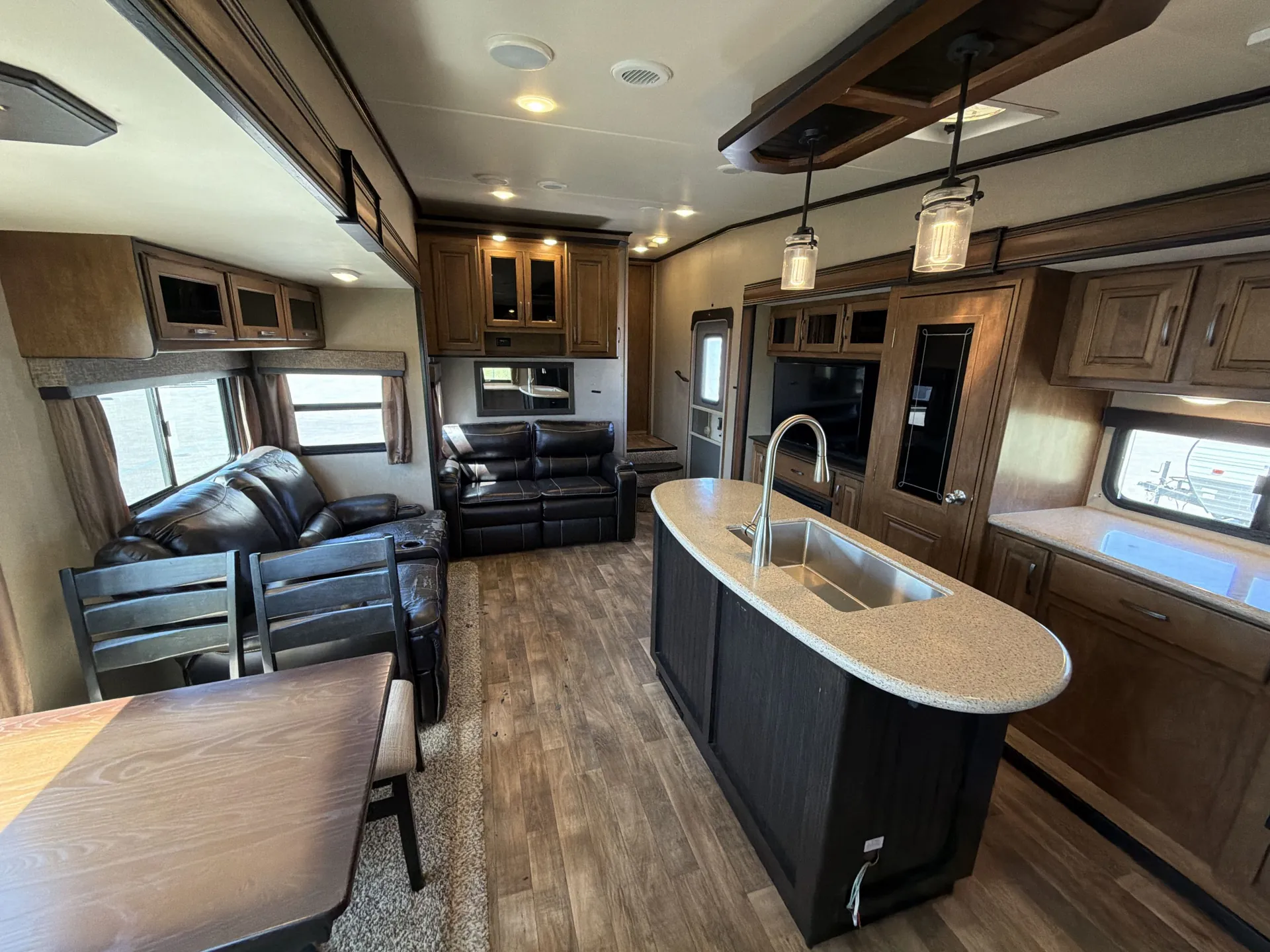 2017 Grand Design Reflection 307MKS — living area main