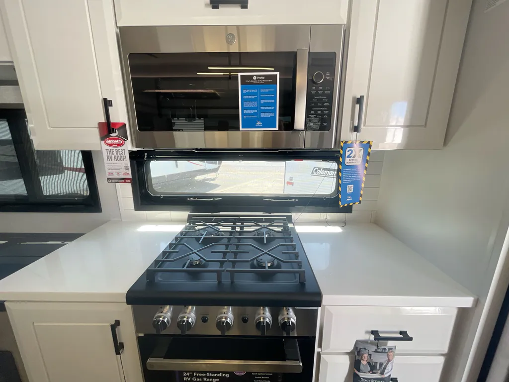 2027 Jayco Pinnacle 36FBTS, Photos photo 10