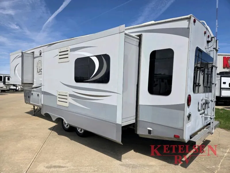 2015 Highland Ridge Open Range Light 318RLS - Photo 3