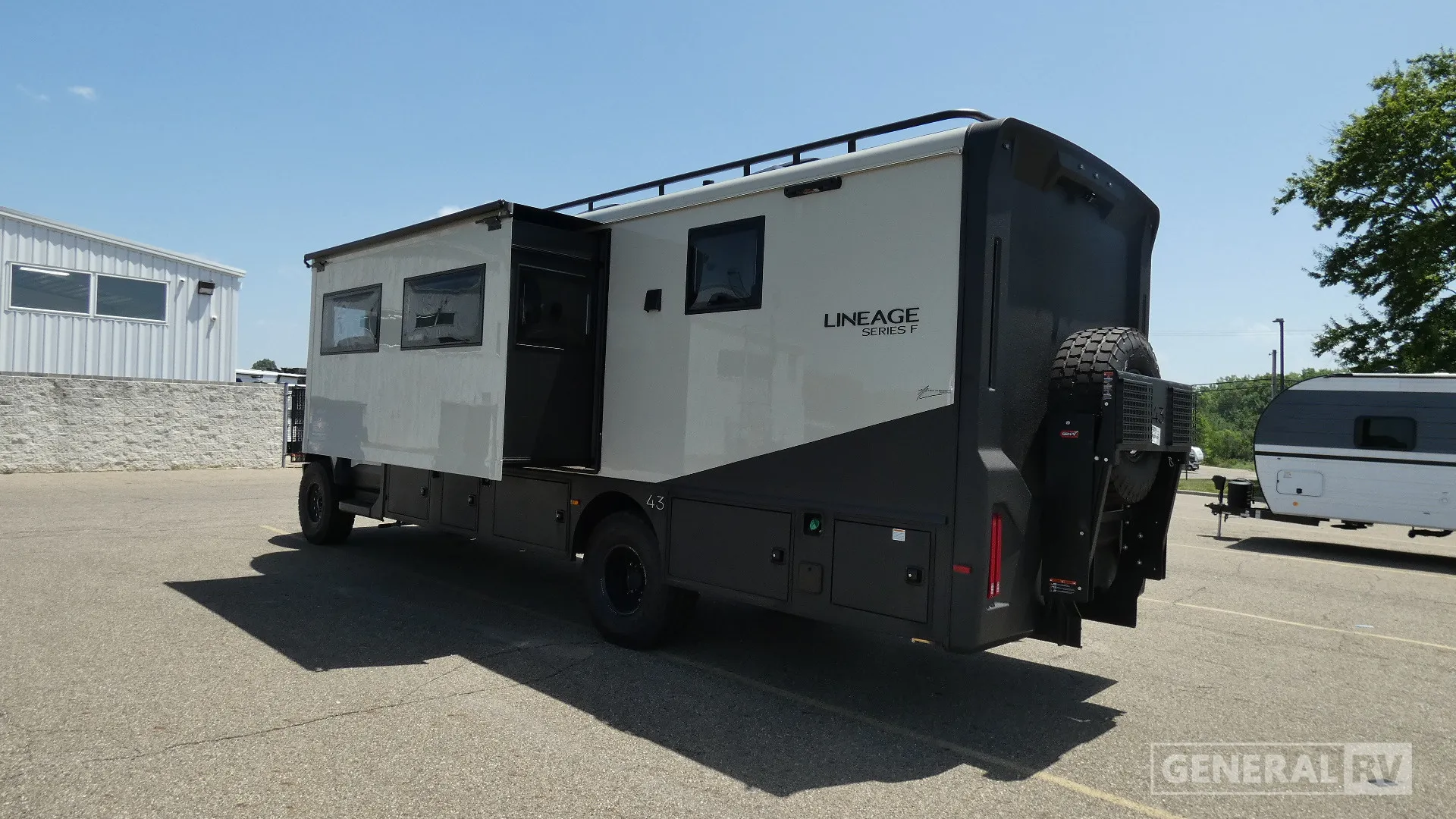 2026 Grand Design Lineage Series F 31ZW - Photo 4
