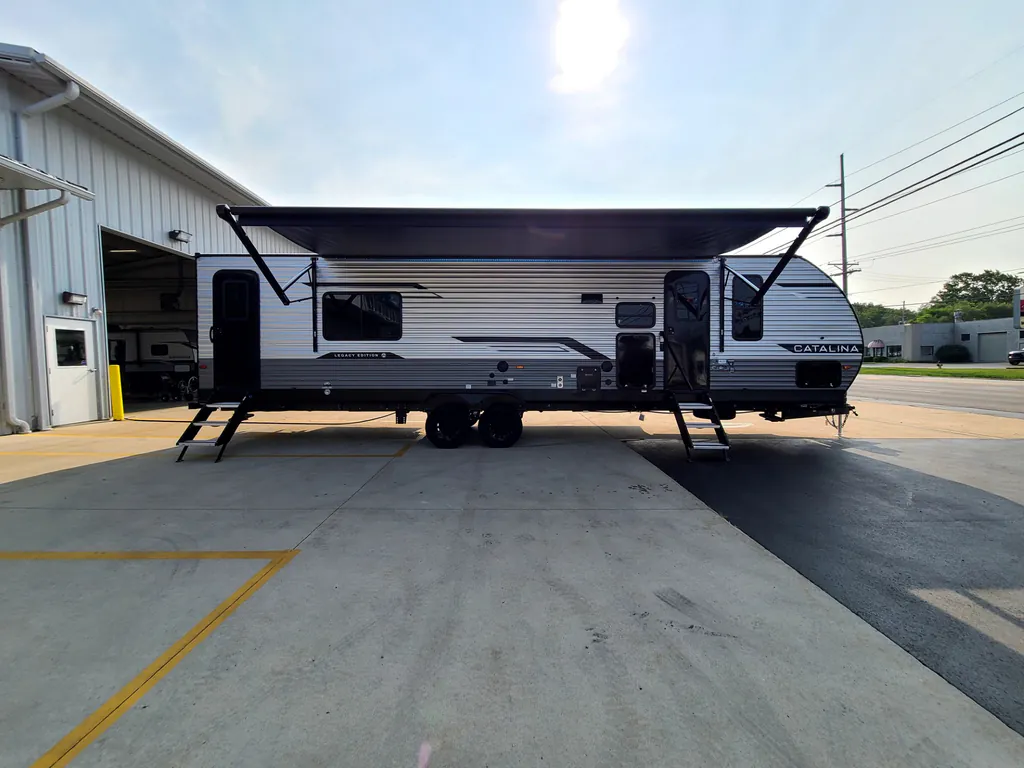 2027 Coachmen Catalina Legacy Edition 333DBDSCK, Photos photo 10