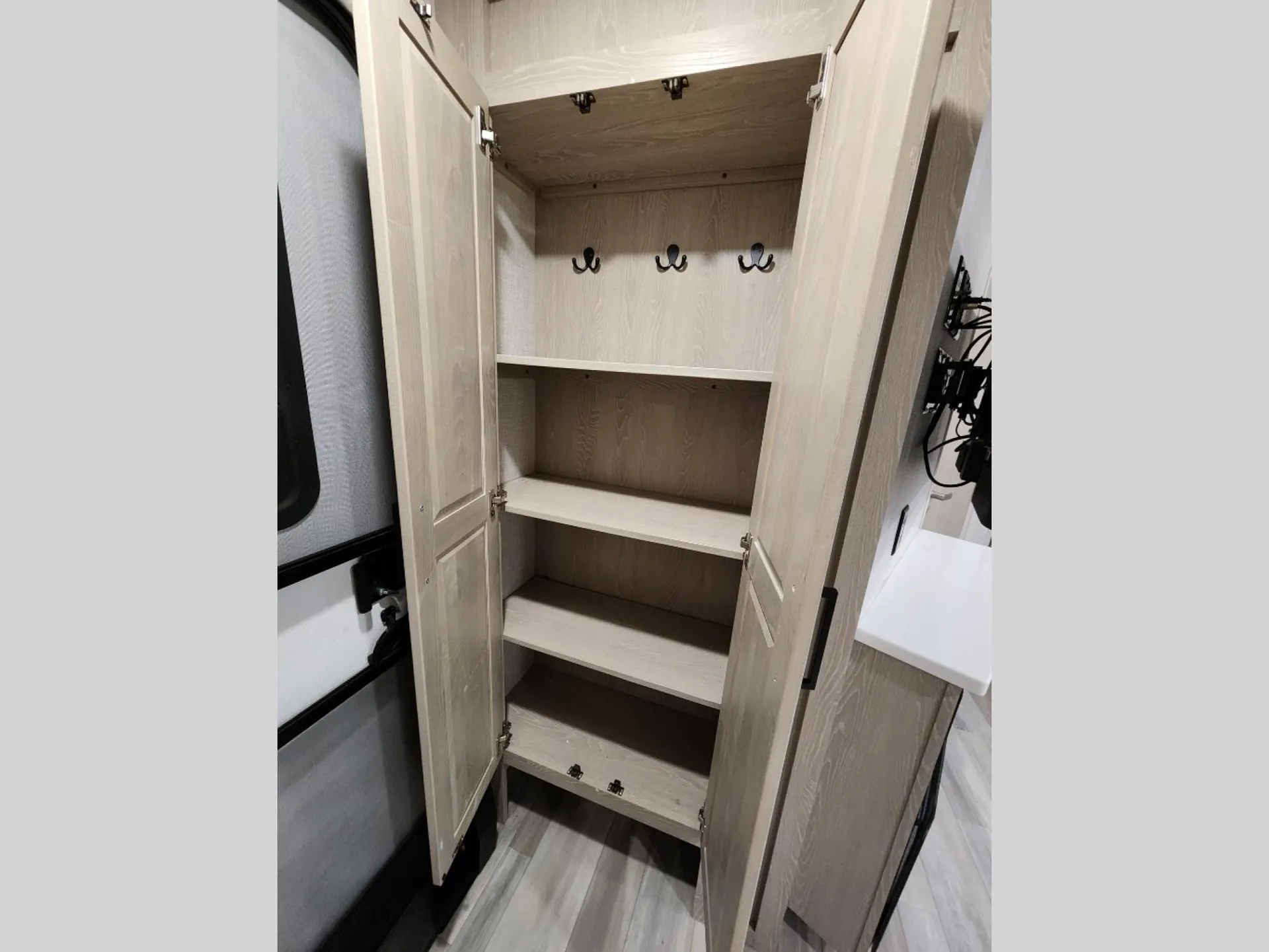 2022 Forest River Rockwood Ultra Lite 2608BS — Photo 5