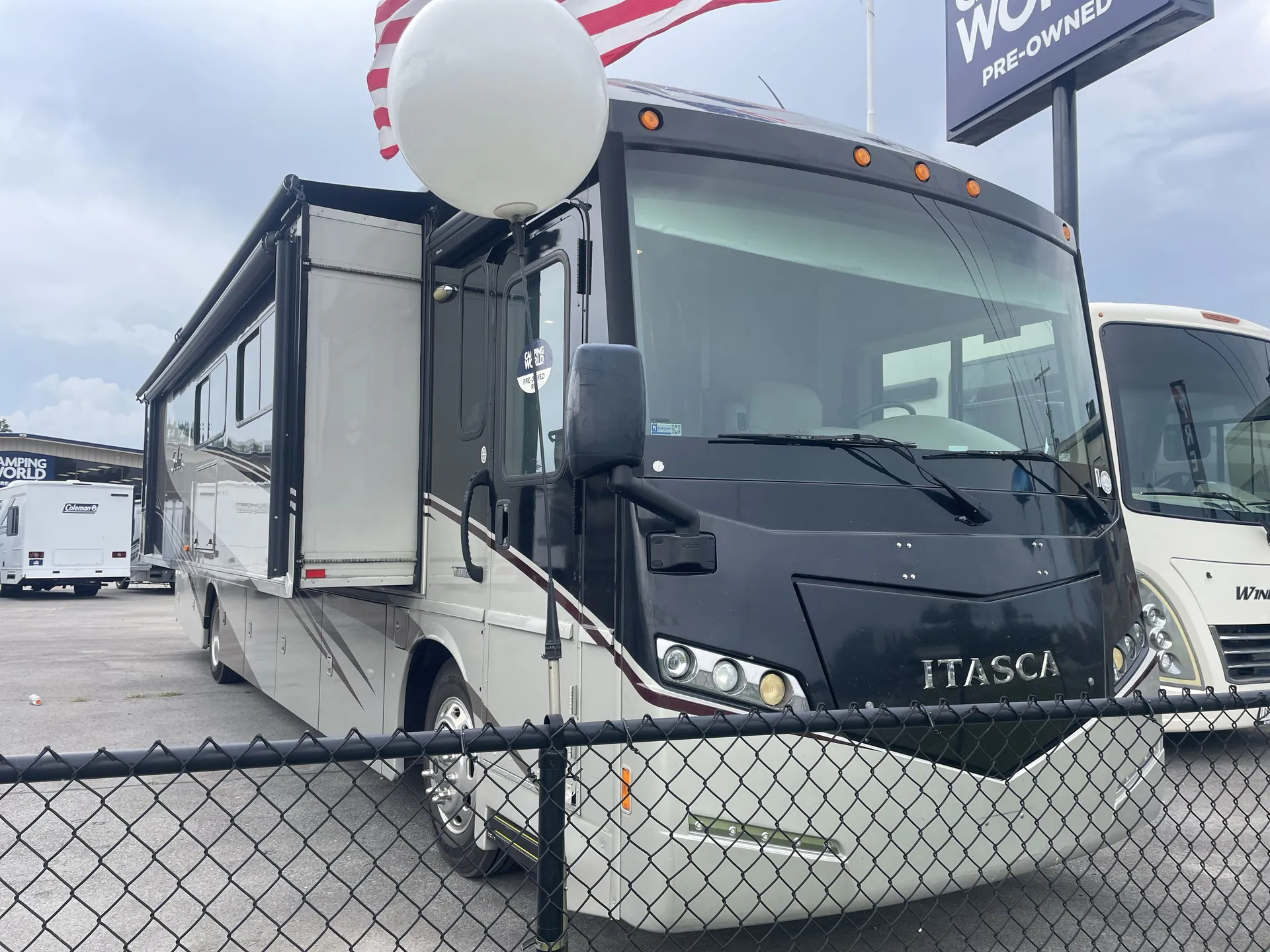 2016 Winnebago Solei 38R - Photo 2