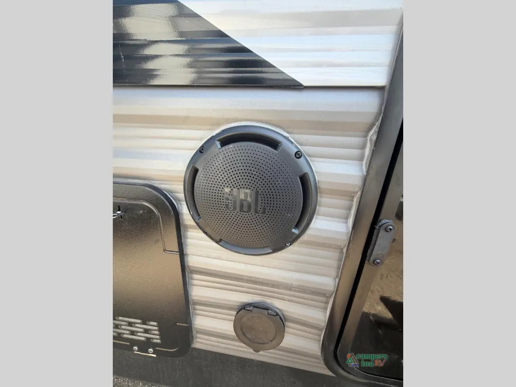 2027 Coachmen Catalina Legacy Edition 333DBDSCK, Photos photo 5