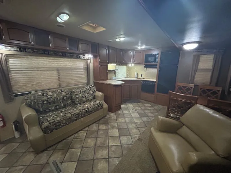 2015 Shasta Revere 29RK - Photo 4