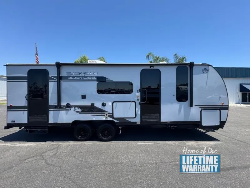 2026 Forest River Cherokee Grey Wolf Black Label 23DBHBL - Photo 2