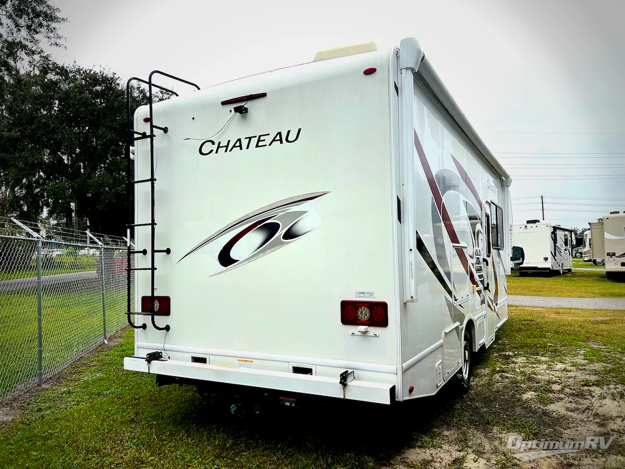 2022 Thor Motor Coach Chateau 27R - Photo 4