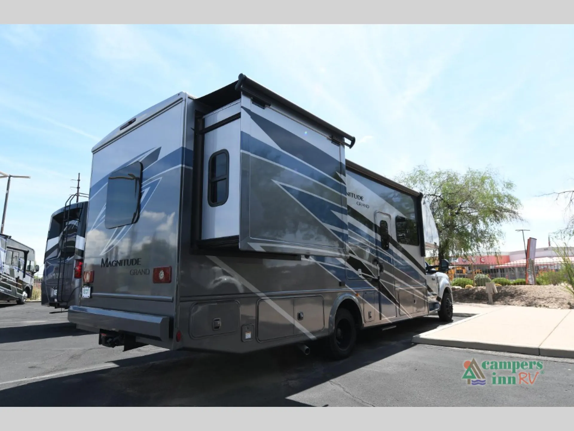 2025 Thor Motor Coach Magnitude GRAND X32 - Photo 3