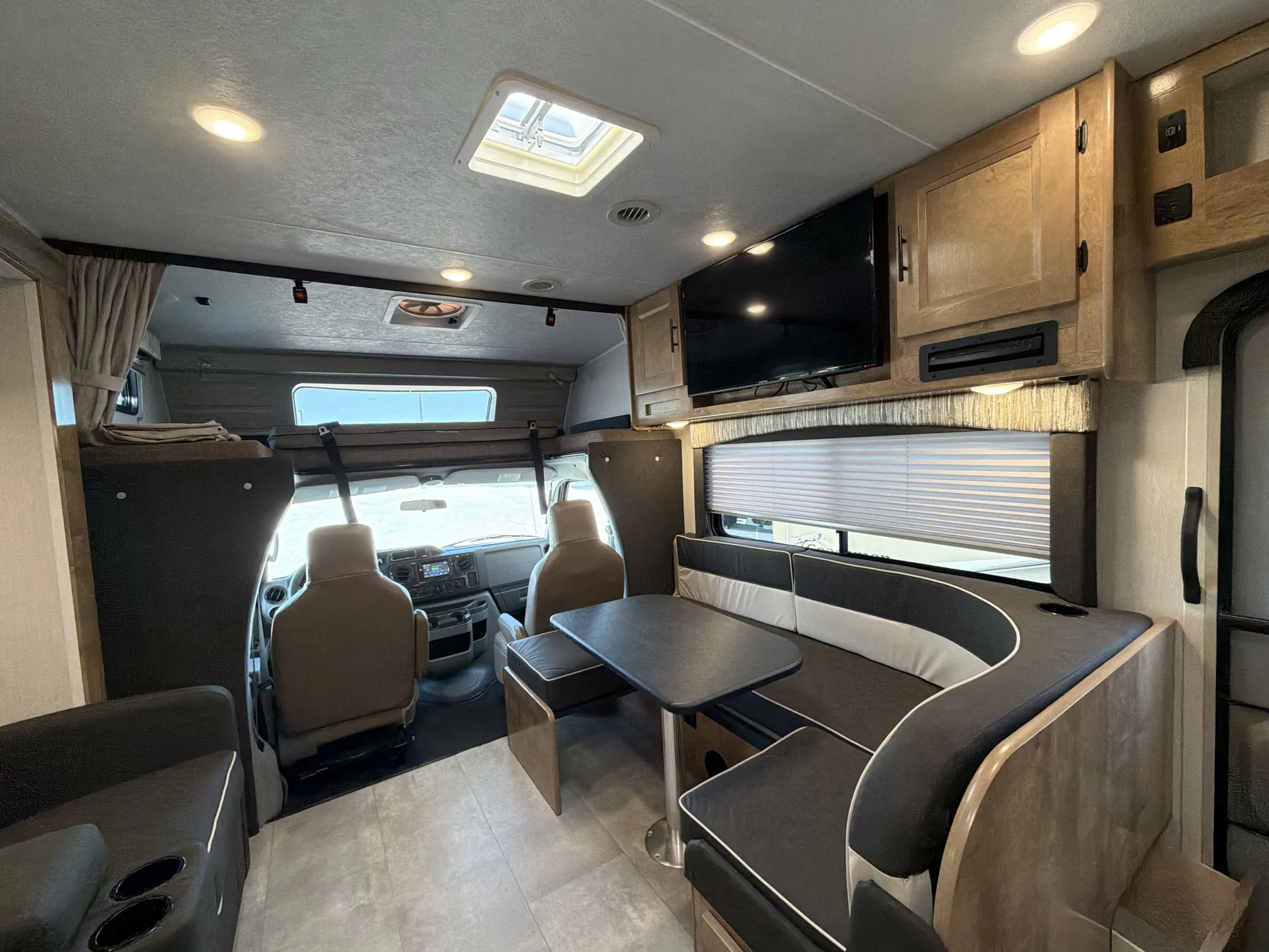 2021 Coachmen Leprechaun 298KB — living area main