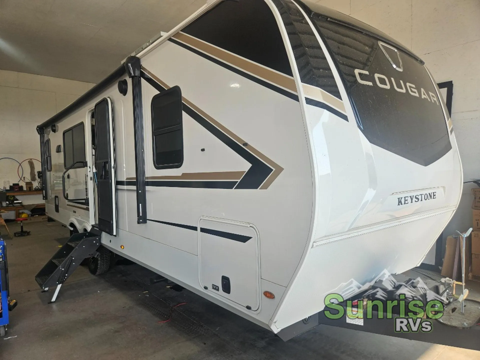 2027 Keystone Cougar Western Elevation 26LBWE dealer photo 1 from Sunrise RVs