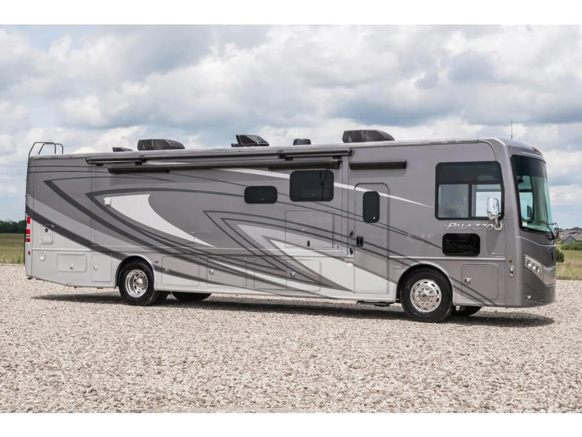 2023 Thor Motor Coach Palazzo 37.5 - Photo 2