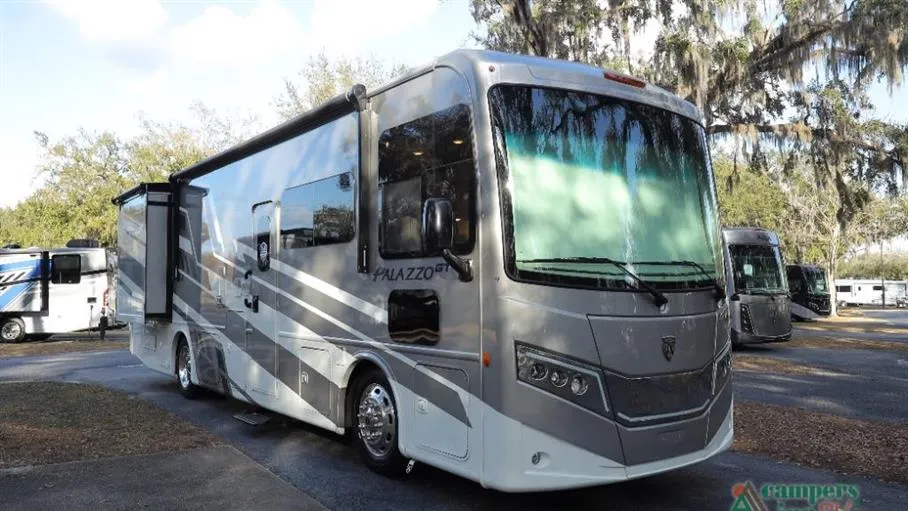 2026 Thor Motor Coach Palazzo 33.6 - Photo 2