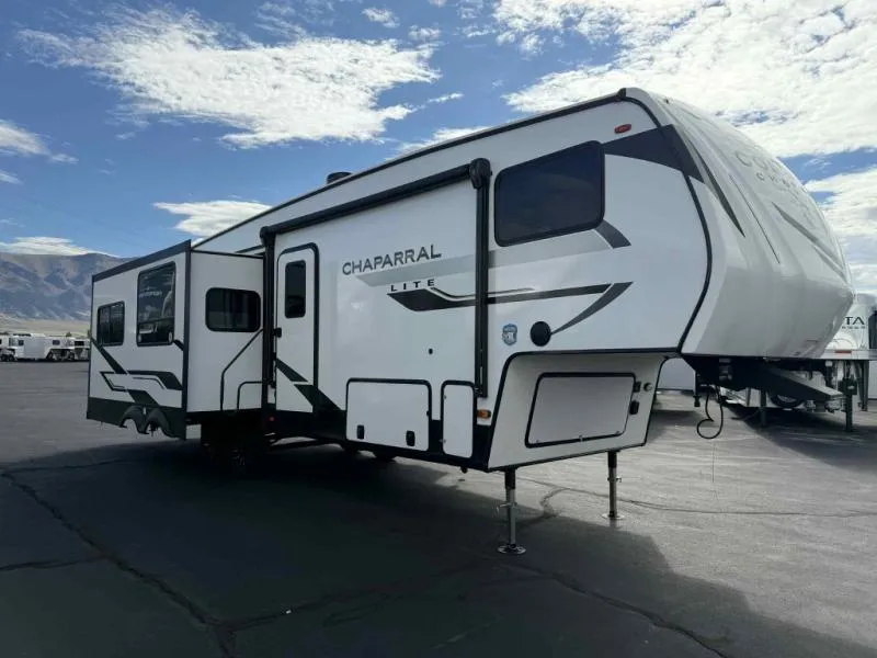 2026 Coachmen Chaparral Lite 30RLS - Photo 2