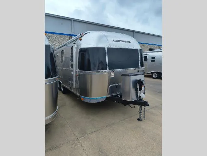 2026 Airstream International 25FB Twin - Photo 2