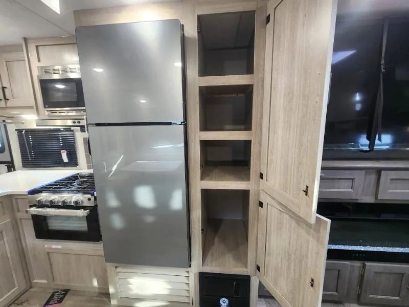 2026 Coachmen Catalina Legacy Edition 273DBHCK, Photos photo 24