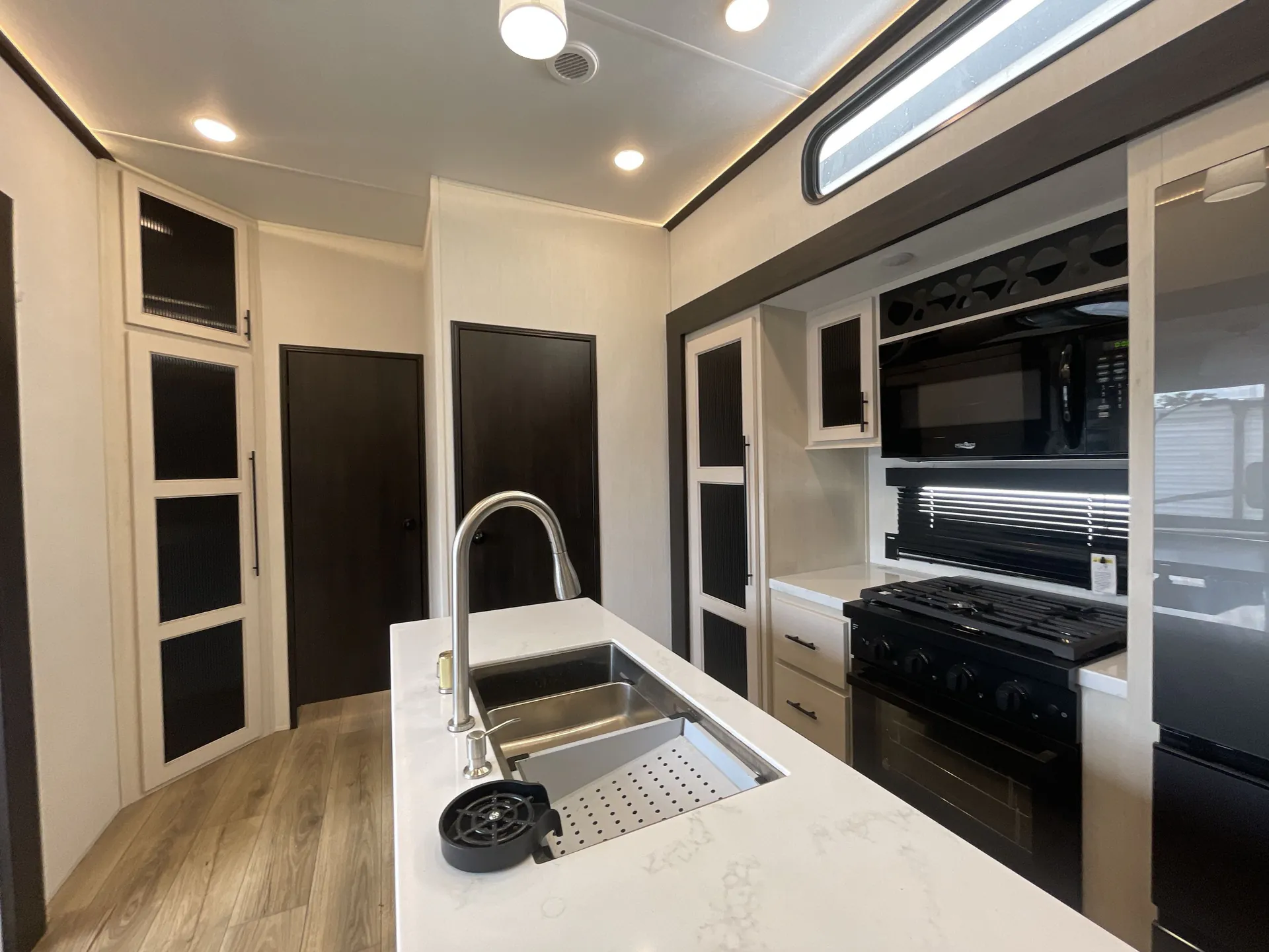2025 Forest River Sabre 37FLH — living area main