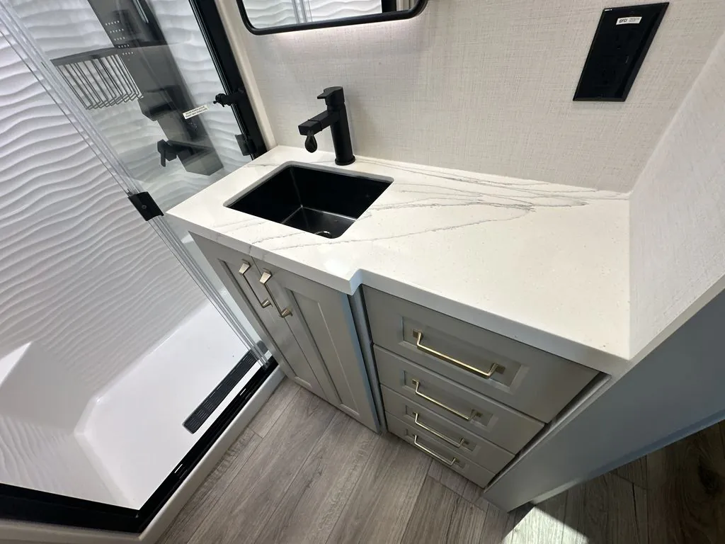 2026 Brinkley Model G 3950, Photos photo 20