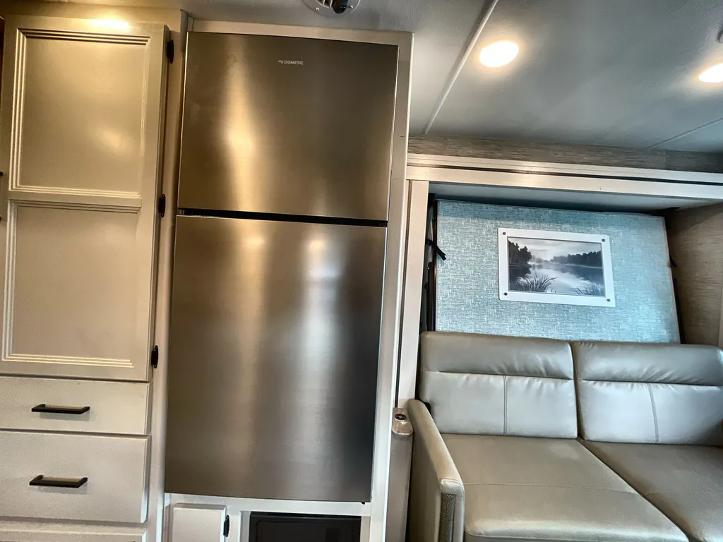 2023 Thor Motor Coach Vegas 24.3, Photos photo 8
