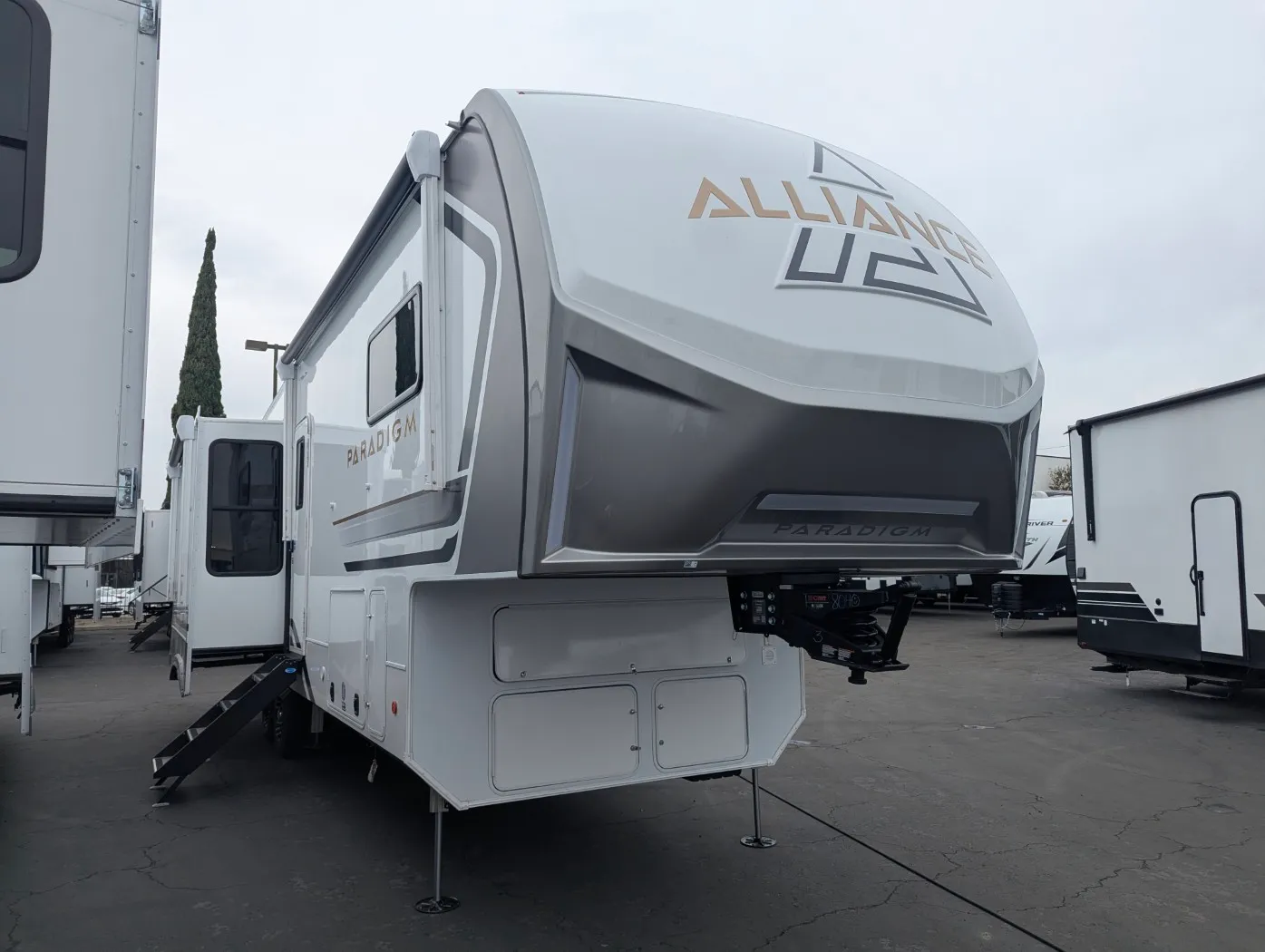 2026 Alliance RV Paradigm 312RK - Photo 2