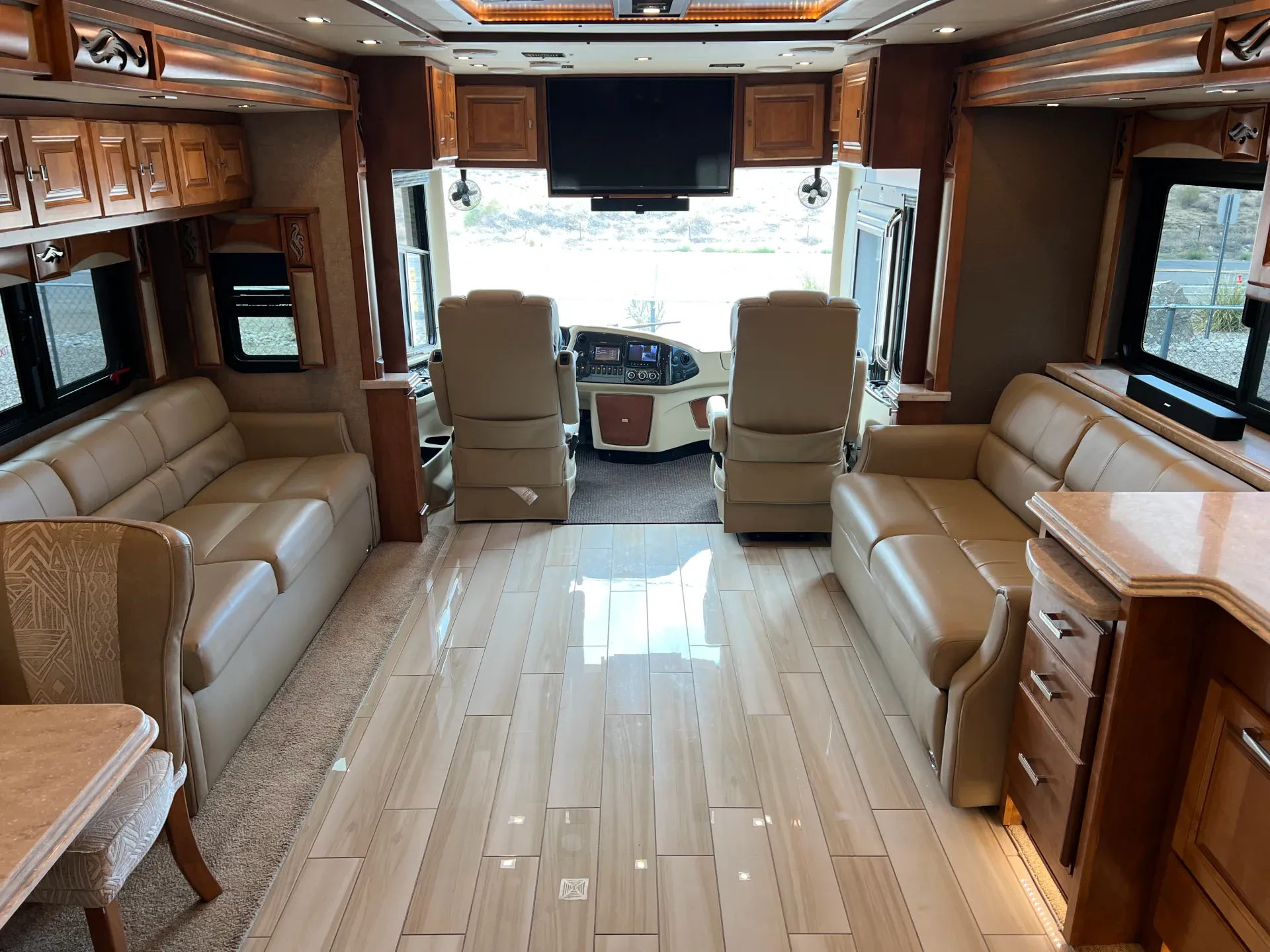 2019 Tiffin Phaeton 37 BH - Photo 4