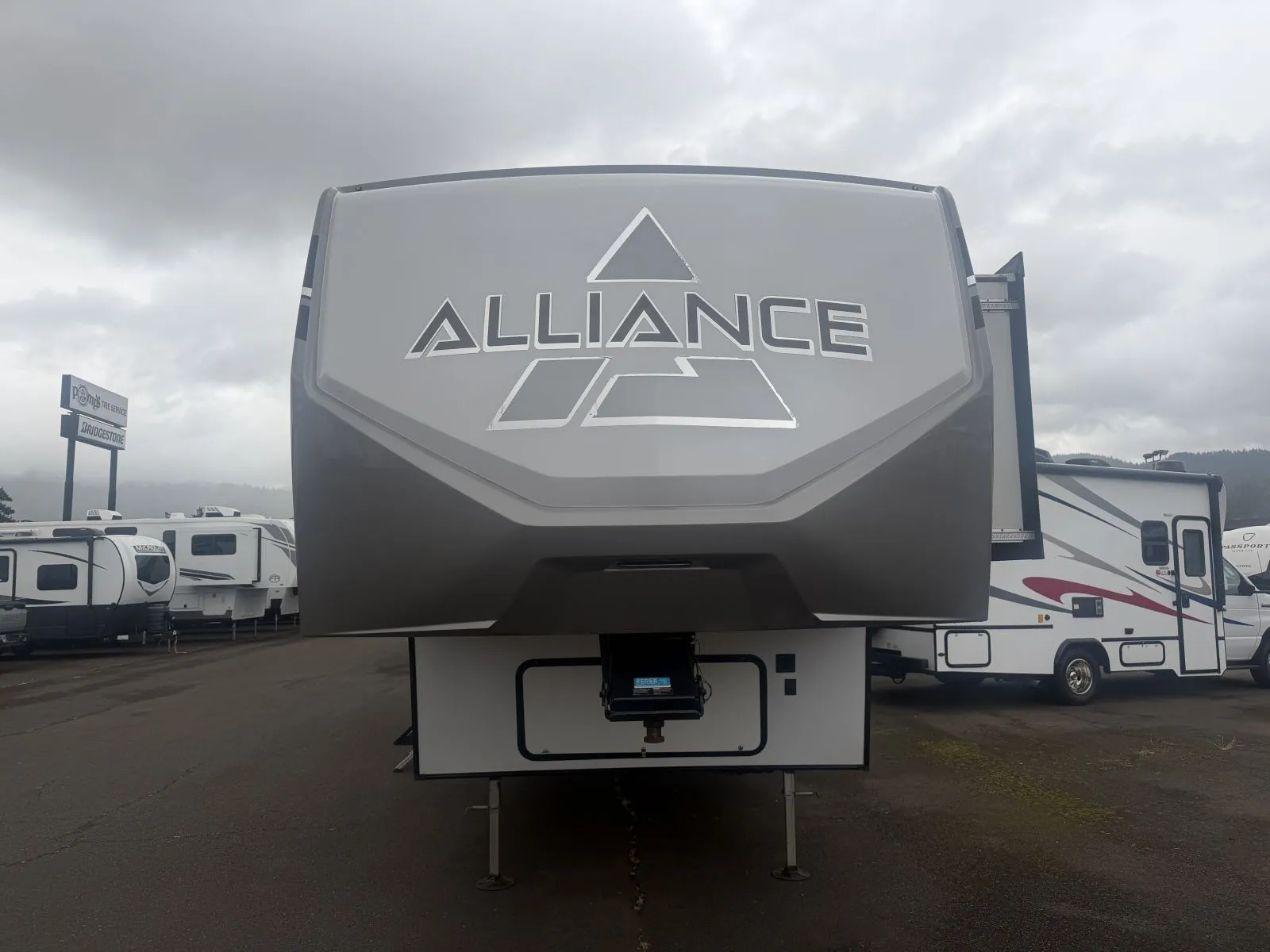 2022 Alliance RV Avenue 32RLS - Photo 3