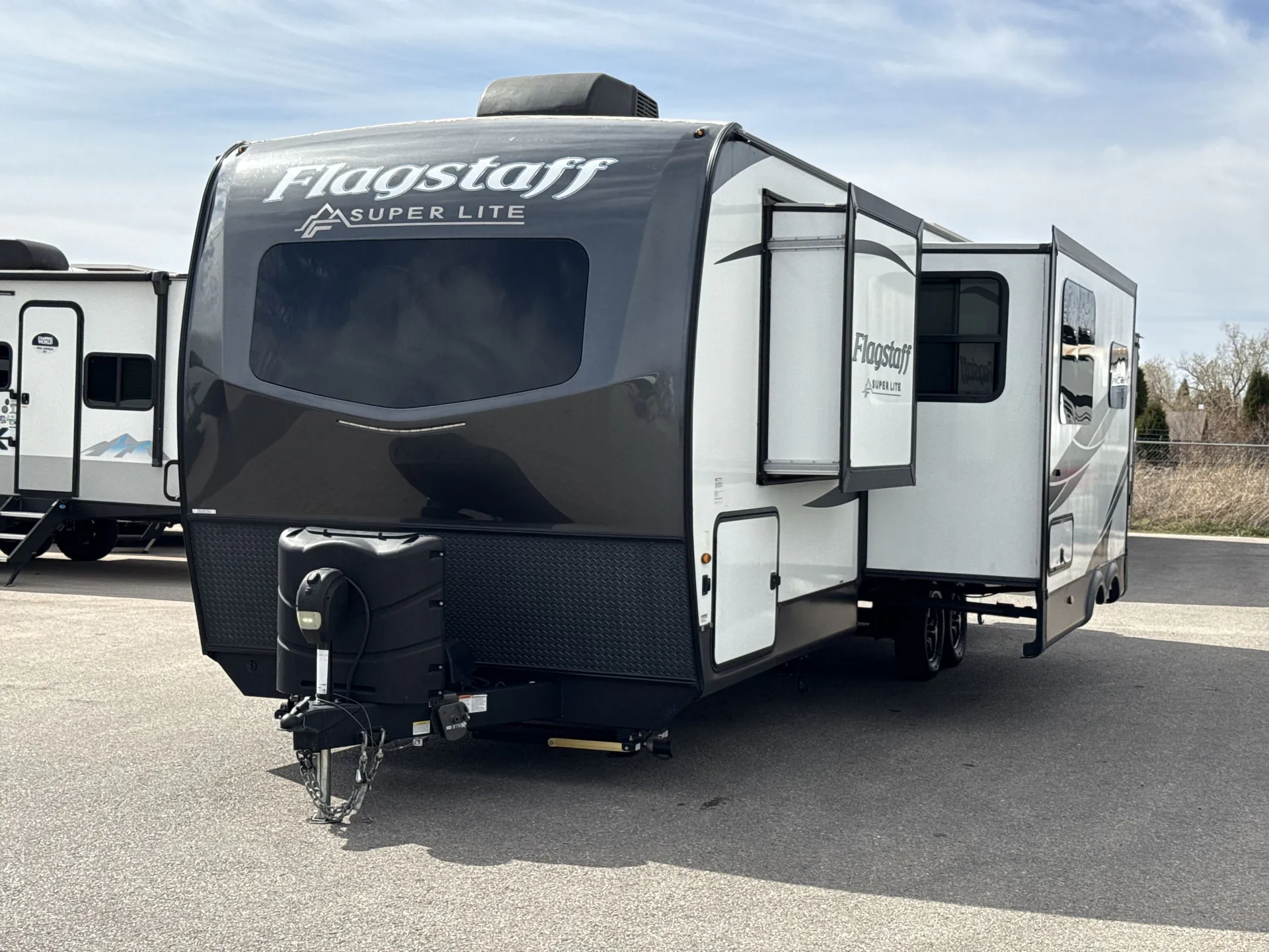 2023 Forest River Flagstaff Super Lite 27BHWS — campside
