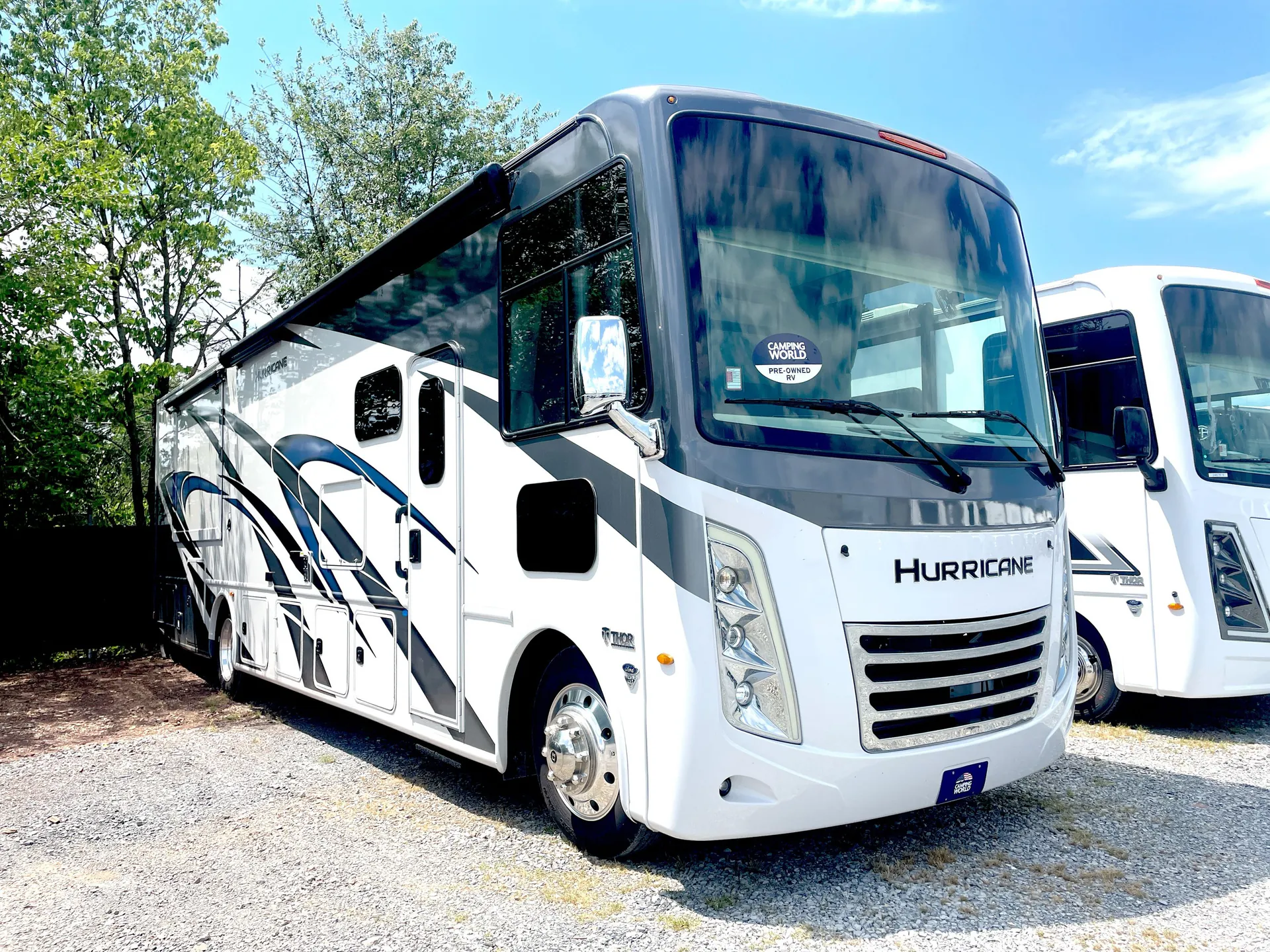2023 Thor Motor Coach Hurricane 35M - Photo 2