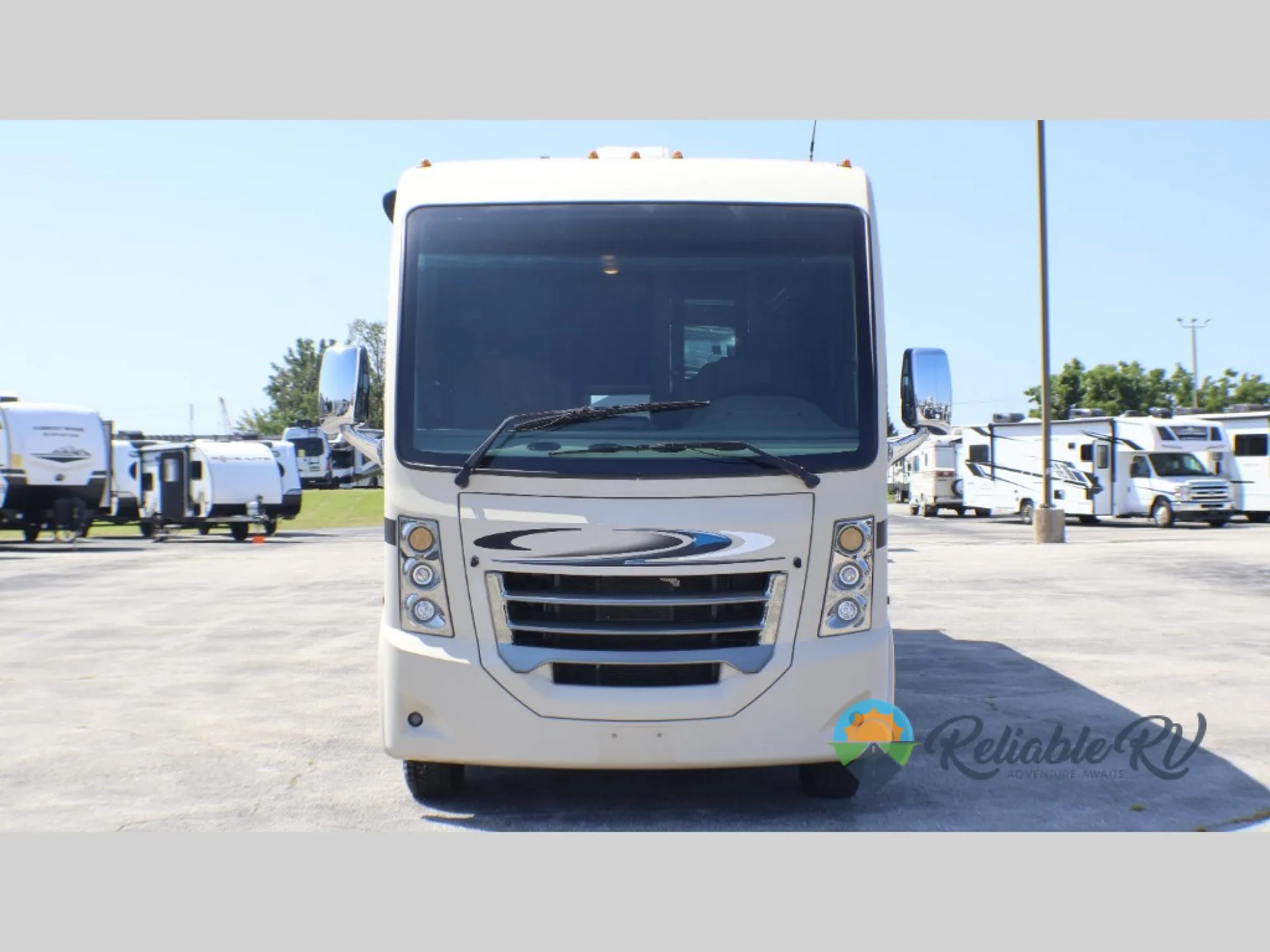 2016 Thor Motor Coach Vegas 252 - Photo 3