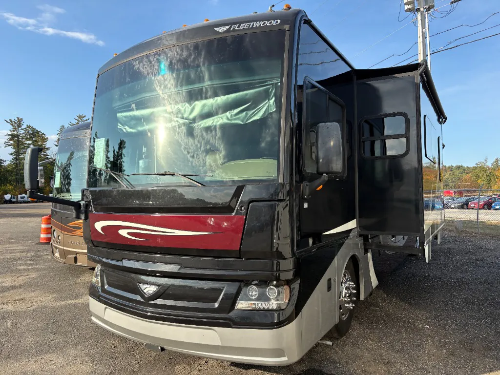 2019 Fleetwood Pace Arrow LXE 38F - Photo 4