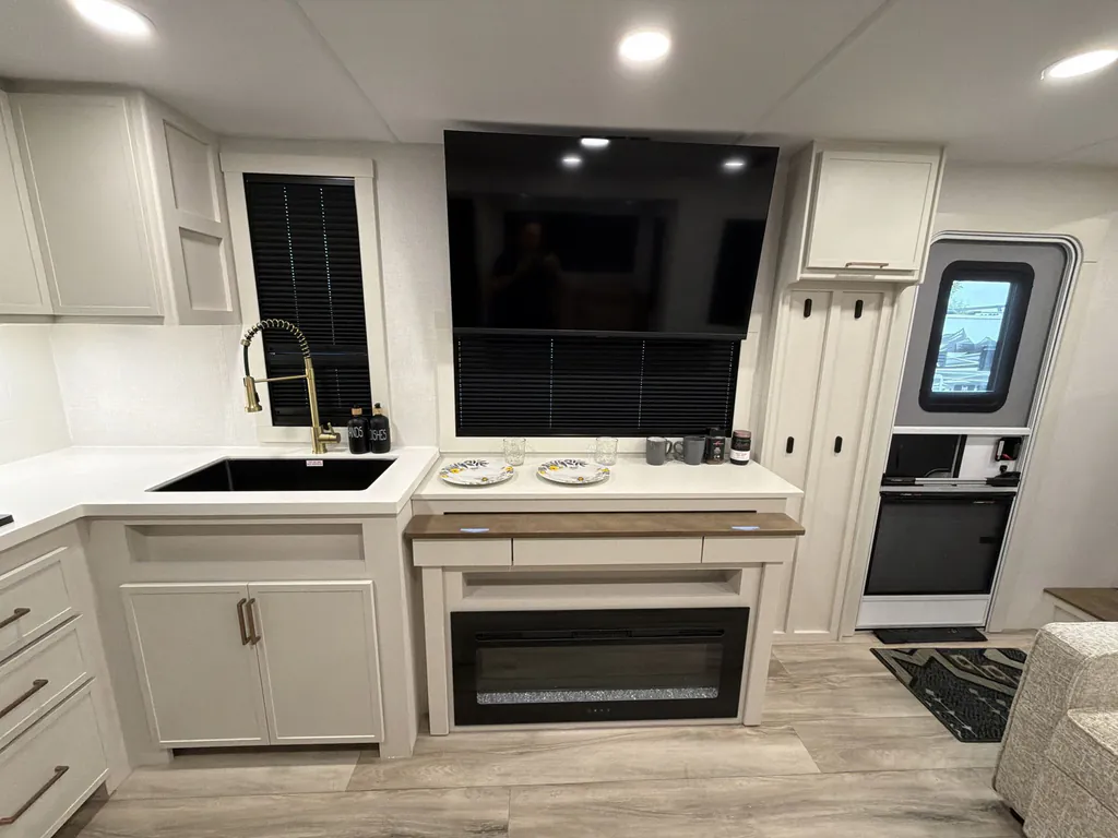 2027 Brinkley Model I 294, Photos photo 17
