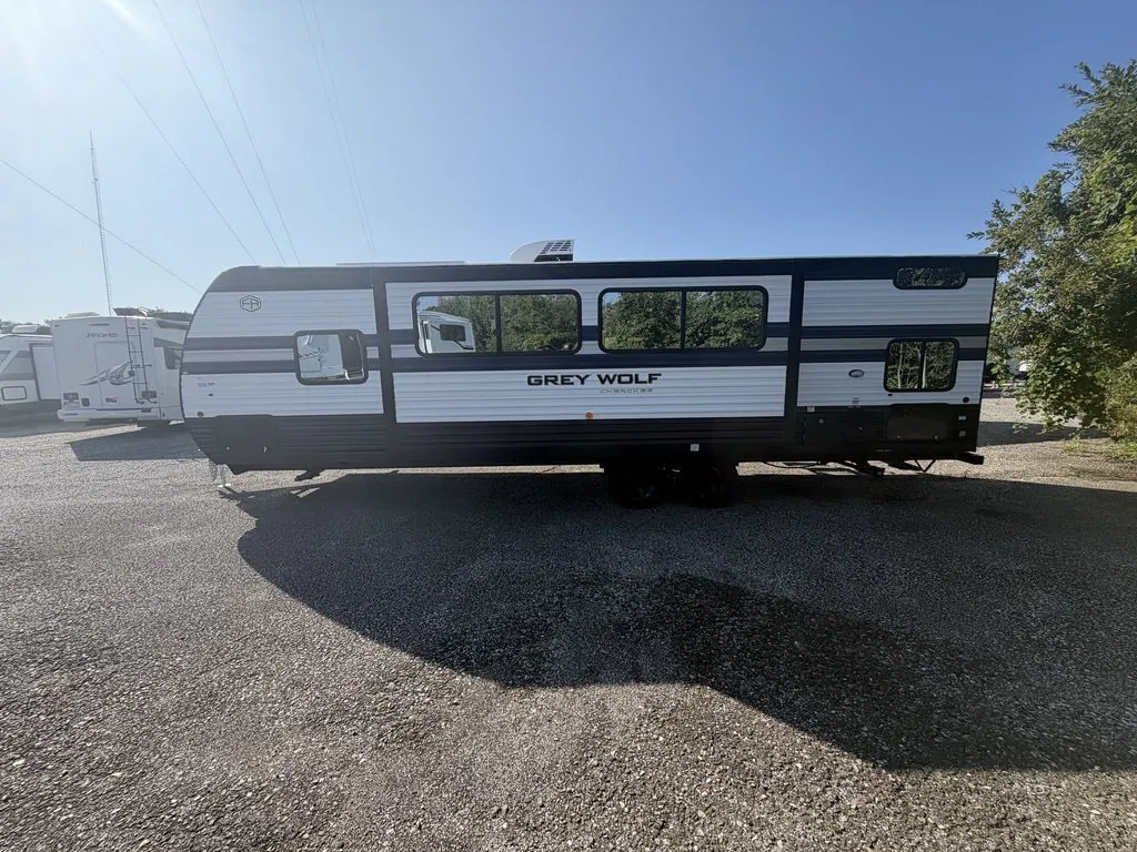 2027 Forest River Cherokee Grey Wolf 26KF, Photos photo 6