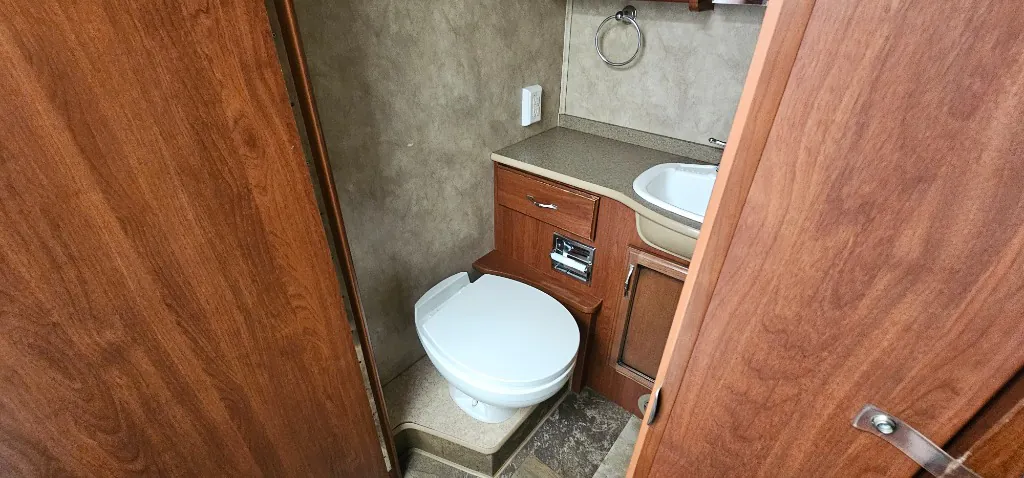 2015 Fleetwood Flair 26E, Photos photo 31
