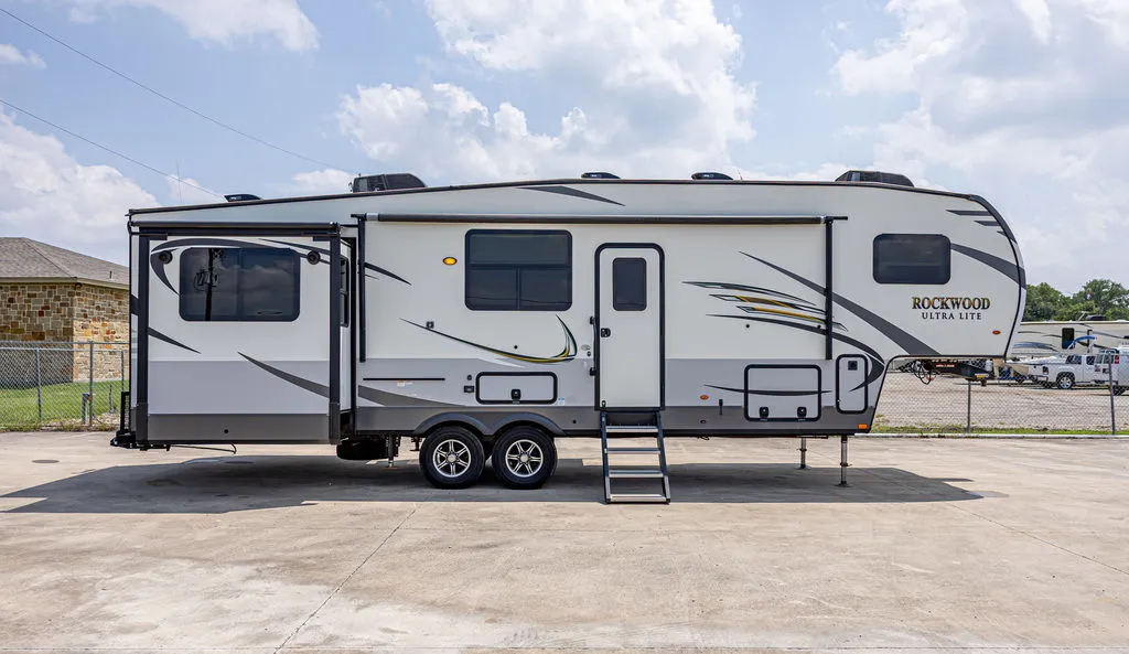 2020 Forest River Rockwood Ultra Lite 2898KS - Photo 4