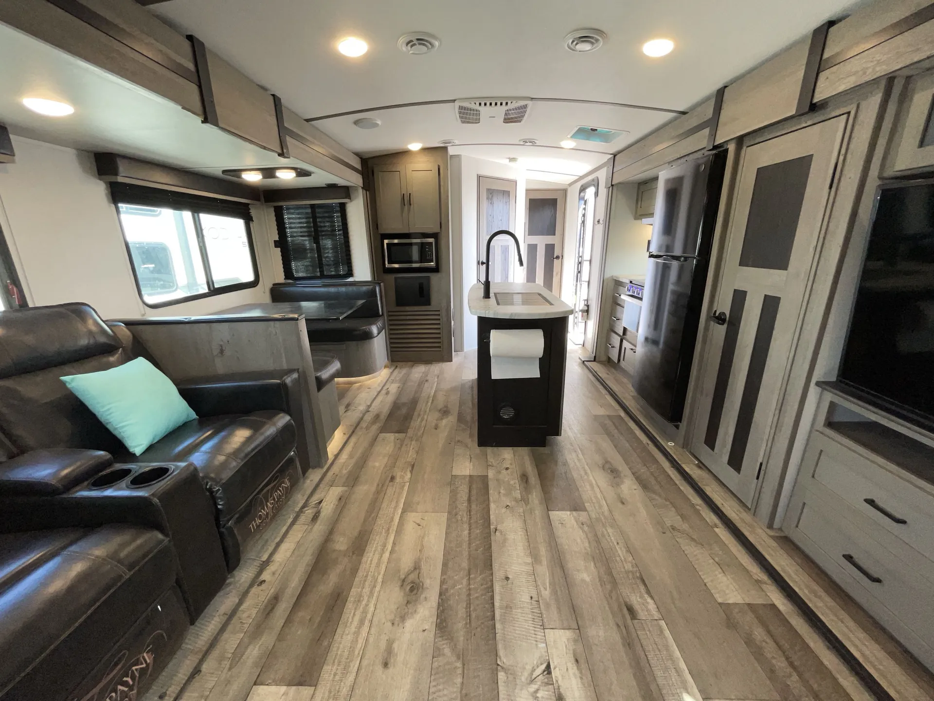 2021 Keystone Outback Ultra-Lite 292URL — living area main