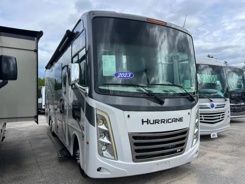 2023 Thor Motor Coach Hurricane 29M - Photo 2