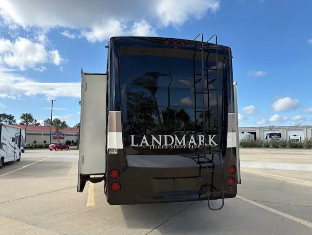 2018 Heartland Landmark 365 LM Newport - Photo 4